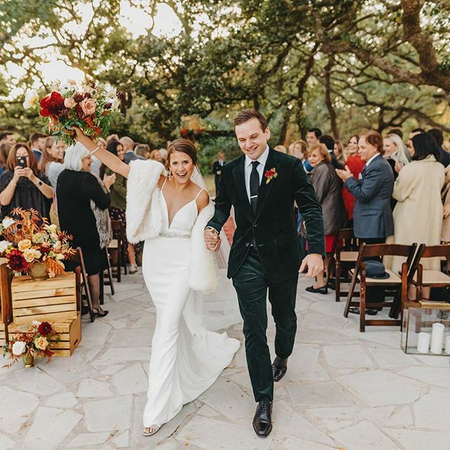 Sending out these two tonight and I’m pretty pumped about it!
.
.
#atxwedding #austinweddingphotographer #austinwedding #outdoorwedding #theia #hillcountrywedding #theaddisongrove #theknottexas #weddingwire #bridesofaustin #southernweddings ift.tt/2GwcVFH