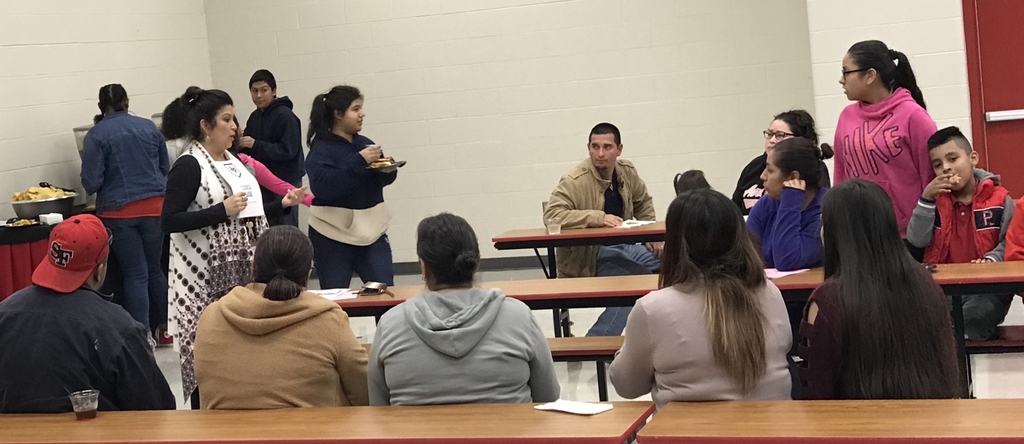MHSBlackcats's tweet photo. Thanks to all the current 8th grade students and their parents for attending tonight’s “HS 101”. We cannot wait for you to join us at MHS. Remember, the Carousel of Courses will be Feb. 11th. #checkusout https://t.co/aMd1wRB60B