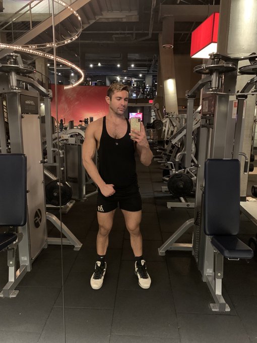 Boy you make me make bad decisions https://t.co/0YZ9hlK0aQ<a href="/tag/newprofilepic"class="tags"><span>#newprofilepic</span></a>