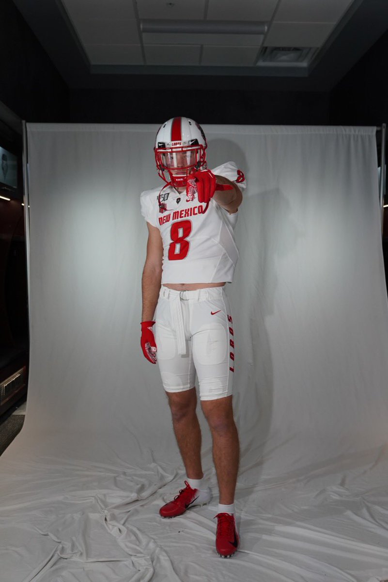 connerkinslow's tweet photo. COMMITTED‼️#GoLobos https://t.co/UnGIzGdI8M