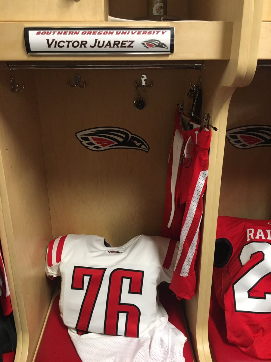 VictorJ51617372's tweet photo. After a great official visit I am excited to receive my 3rd offer from Southern Oregon University! https://t.co/7SAxa4qH92