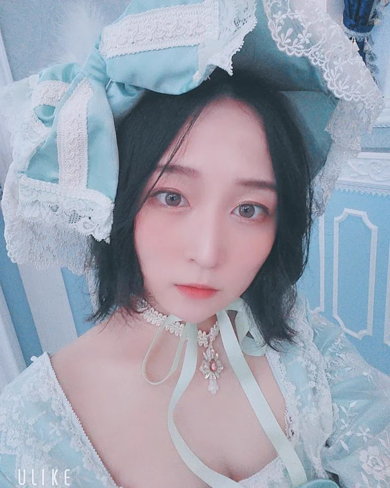 @____kasumi___ ミント10年前から推してます。ミントのアイテム増えてくれー🙆画像1~2のお洋服はオーダーで友達に作って頂いたものです。水色よりでもグリーン寄りでもどっちも好きです。 