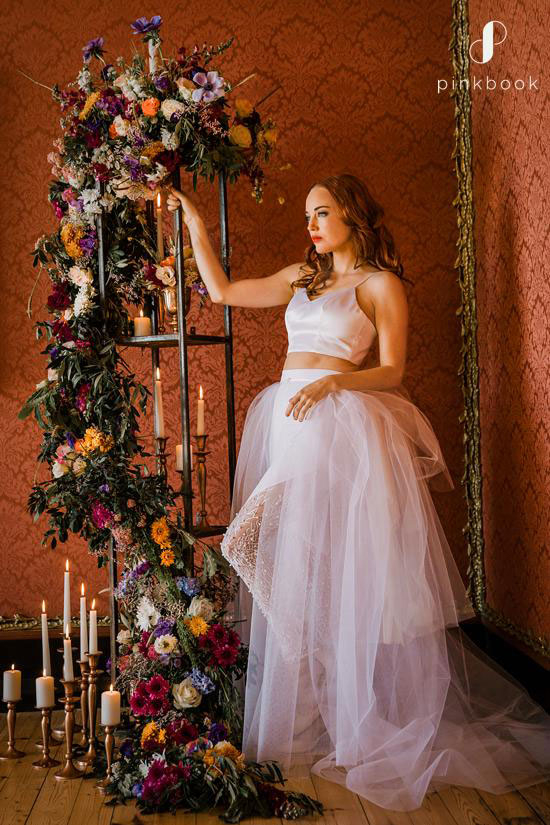 Flowers, candles and a beautiful outfit, what more could you want?
.
casalabia.co.za
.
#casalabia #casalabiacc #editorial #fashionshoot #luxuryvenue