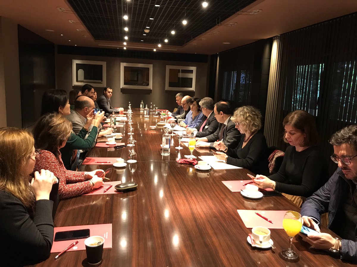 DircomARA's tweet photo. Los responsables de #comunicación y #marketing son pieza fundamental en la #empresa para su conexión en el interior y al exterior.
Así lo ha dicho Manuel Teruel, presidente @camarazaragoza en #desayunoDIRCOM https://t.co/1vIzZKiDtT