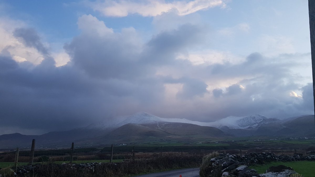 SlaineNi's tweet photo. Cad dùrt libh!?
Told you so.
#snow on #mtbrandon https://t.co/bvU6FmHGu6