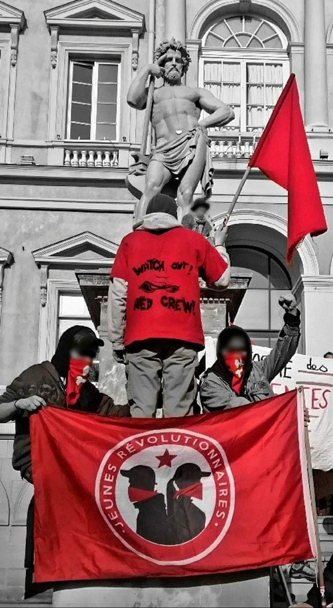 JR_EF_'s tweet image. Les JR de Saint-Étienne, en manifestation et sur un tractage dans le lycée Honoré d'Urfé !