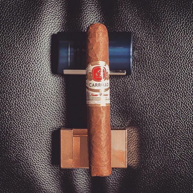 #Repost @victorsobejano
・・・
Tarde de @epcarrillo_cigars new wave con lo nuevo y lo vintage de @stdupont @stdupontiberia. 
#clubmomentohumo#cigars#carrillo#stdupont#dupontiberia#lacasadeltabaco @casatabaco ift.tt/38LYo4S