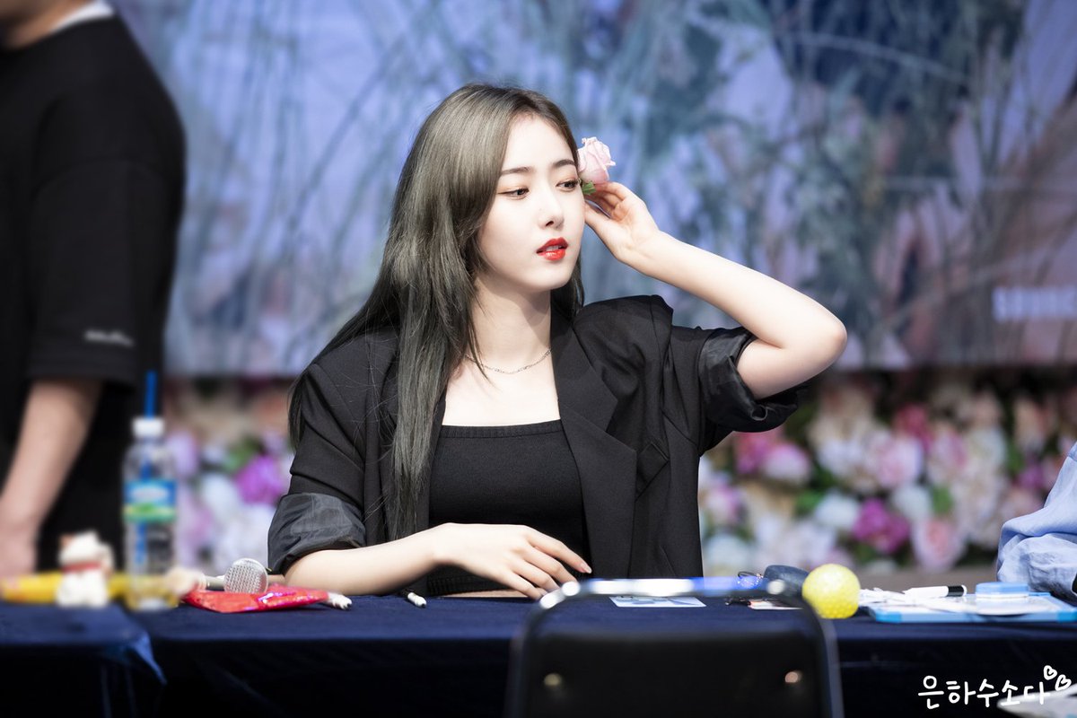 MilkywaySoda116's tweet photo. #FEVER_SEASON #열대야 #Fever #신촌
#Fever6thWin #GFRIEND59thWin
2019.07.07 일요일
7th Mini Album
'Fever Season'
신촌 팬사인회
신비 4pic
#여자친구 #GFRIEND #신비 #황은비
@GFRDofficial @GFRDofficialJP https://t.co/ucrn11fYLn