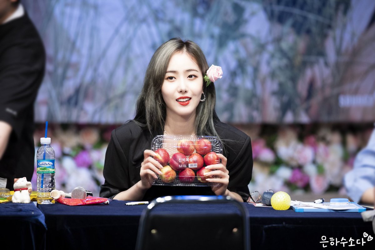 MilkywaySoda116's tweet photo. #FEVER_SEASON #열대야 #Fever #신촌
#Fever6thWin #GFRIEND59thWin
2019.07.07 일요일
7th Mini Album
'Fever Season'
신촌 팬사인회
신비 4pic
#여자친구 #GFRIEND #신비 #황은비
@GFRDofficial @GFRDofficialJP https://t.co/ucrn11fYLn