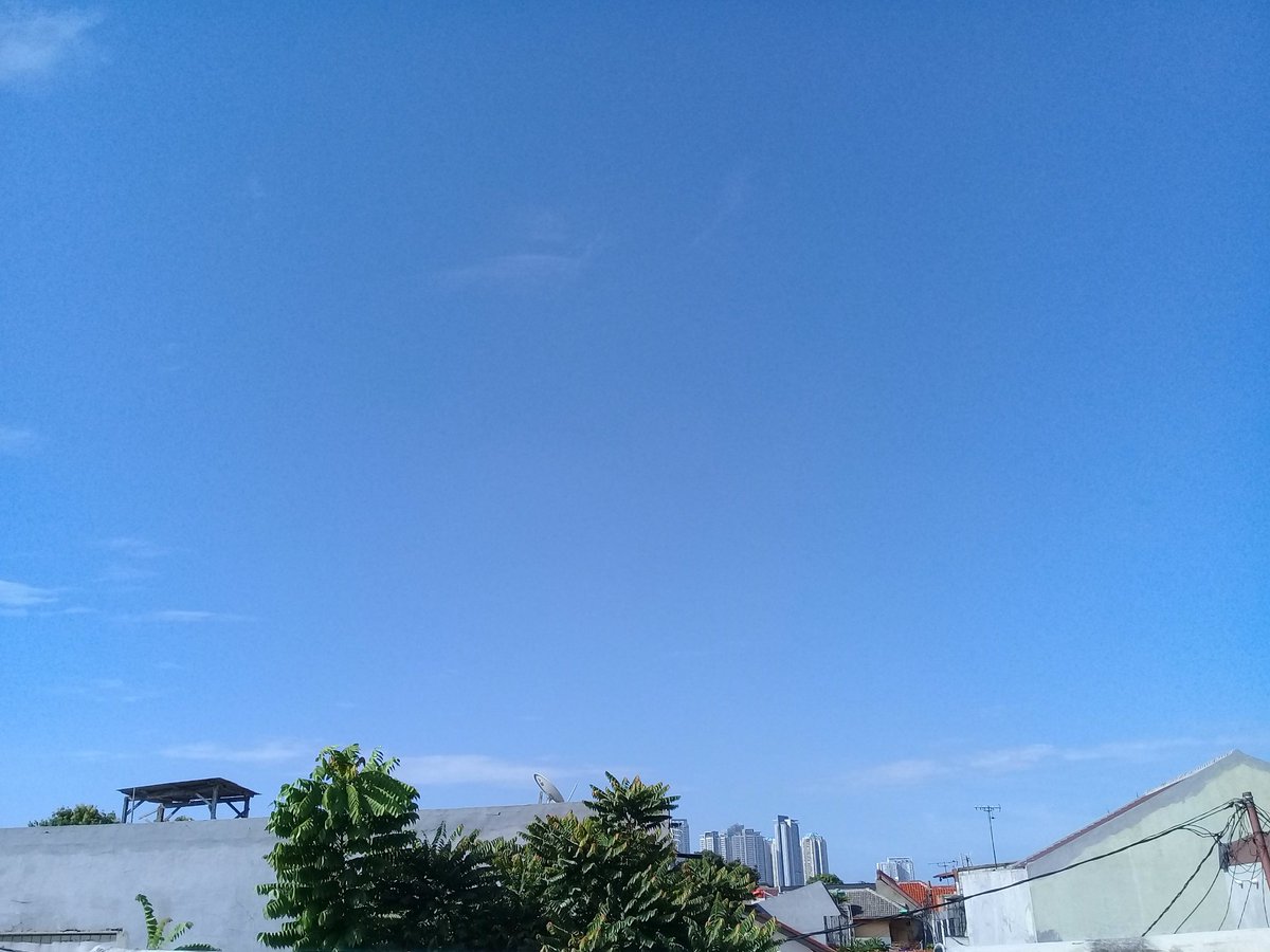 dearsdiane's tweet photo. #JakartaLangitBiru https://t.co/gwLjEoSupw