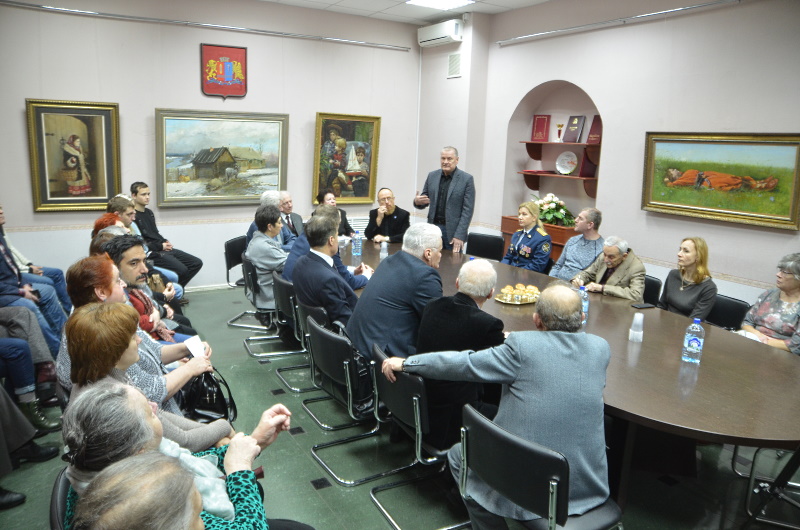 Особым гостем стал Иосиф Лейбович Длинс – узник рижского гетто в 1941-1944 годах, чудом оставшийся в живых свидетель и участник тех трагических событий. Подробности и больше фото на сайте #ИДН : idn-37.ru/280120-zhvoy-s…