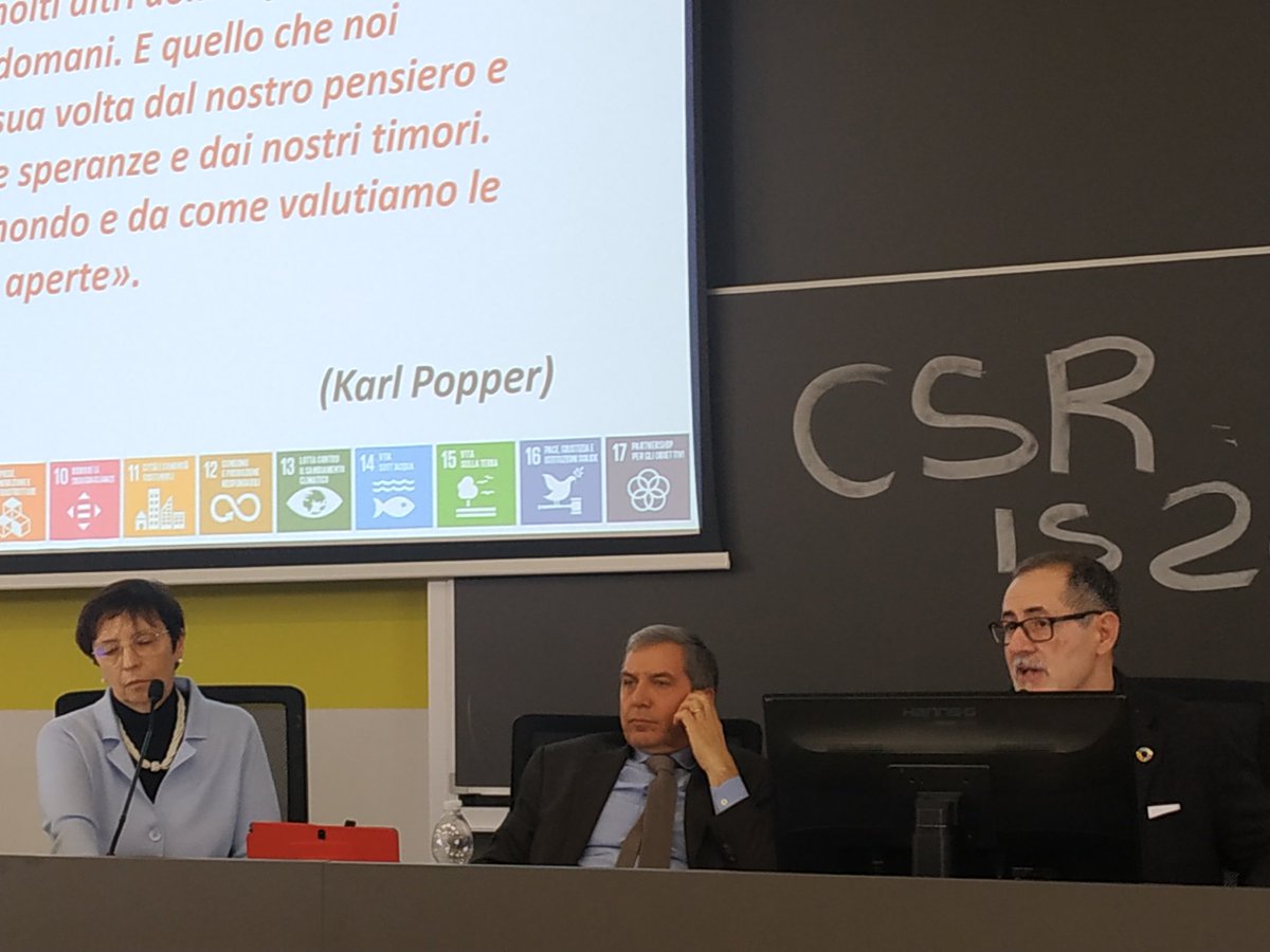 smartcommonslab's tweet photo. Quali strategie urbane e quale percorso culturale abbiamo davanti? L' #Agenda2030 nelle parole di @GianniBottalic1 del Segretariato @ASviSItalia #CSRIS20TO https://t.co/ahnbOTXI0l