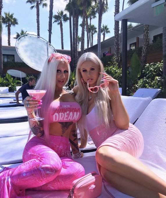 My amazing bimbo sister Jasmine is coming to visit me in London tmw and I literally can’t wait! ? bimbos