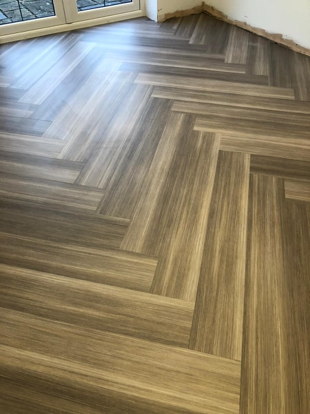 M_Jones_Floors's tweet photo. Something a bit different today.
Uzin Utz UK Ltd smoothing compound &amp; Adhesive
#Amtico Spacia luxury vinyl planks laid herringbone
We love the look and effect it gives 😃 https://t.co/oTlDbbVWfD