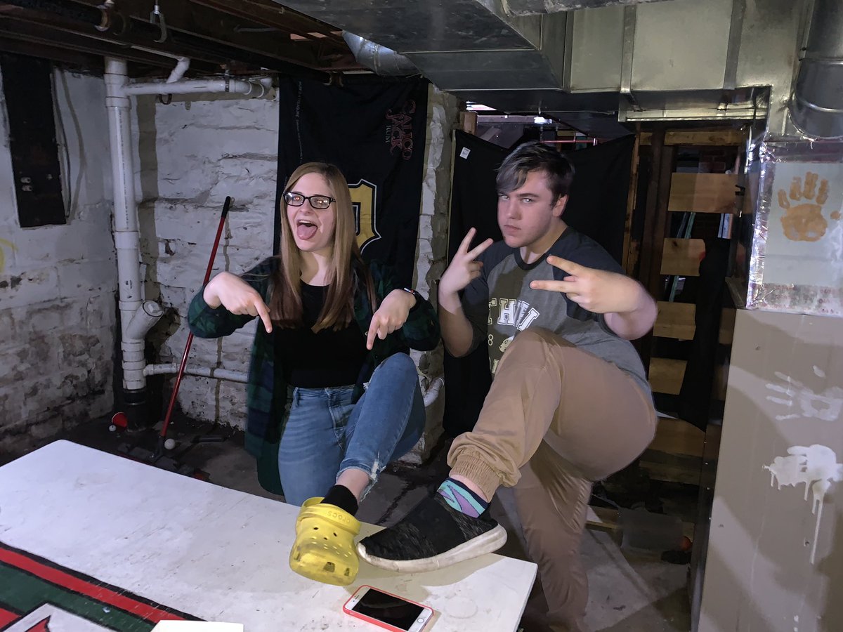 SarahCarlson_WX's tweet photo. @shanedawson @JeffreeStar Hi, please help in funding me and my friend so we can get matching hoodies. We’re your typical broke college kids. https://t.co/N9Kbkk1GLo
