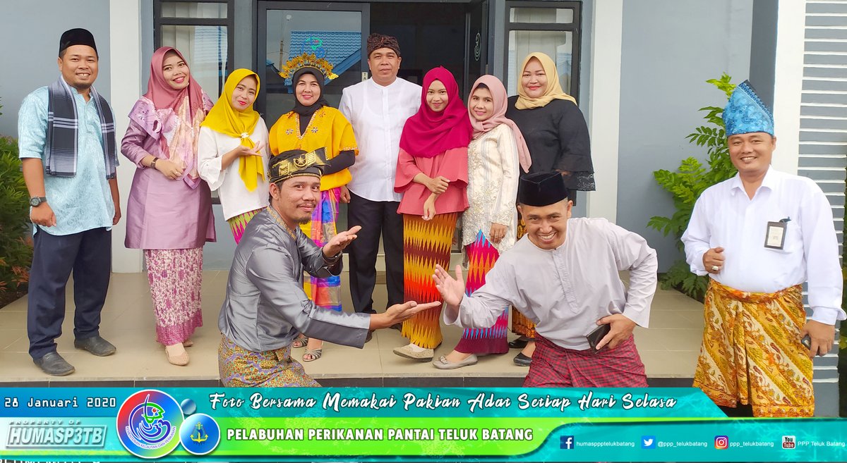 ppp_telukbatang's tweet photo. Teluk Batang, 28/01/2020
Halo #Perikananlover..Semoga hari ini kita sehat selalu ya....
PPP Teluk Batang, akan terus berusaha melengkapi pakaian adat lho... untuk melaksanakan apa yang telah di instruksikan setiap hari Selasa.
Yuk.. lihat keseruannya.. https://t.co/xYIfQqJWFj