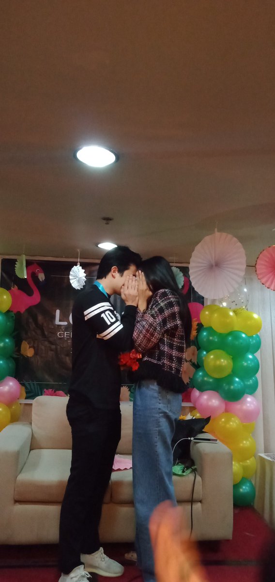 itsmeangel295's tweet photo. Pag tinanong ako ng Loudre kung ano natutunan ko sa pagiging fangirl ay:
 Lahat ng Single May Pag-asa 

Kaya sa lahat ng mga single jan wag mawalan ng pag-asa,may forever din tayo hahahahha

ANDREniableLOUve 10thMONTHS https://t.co/zsftumSP5l