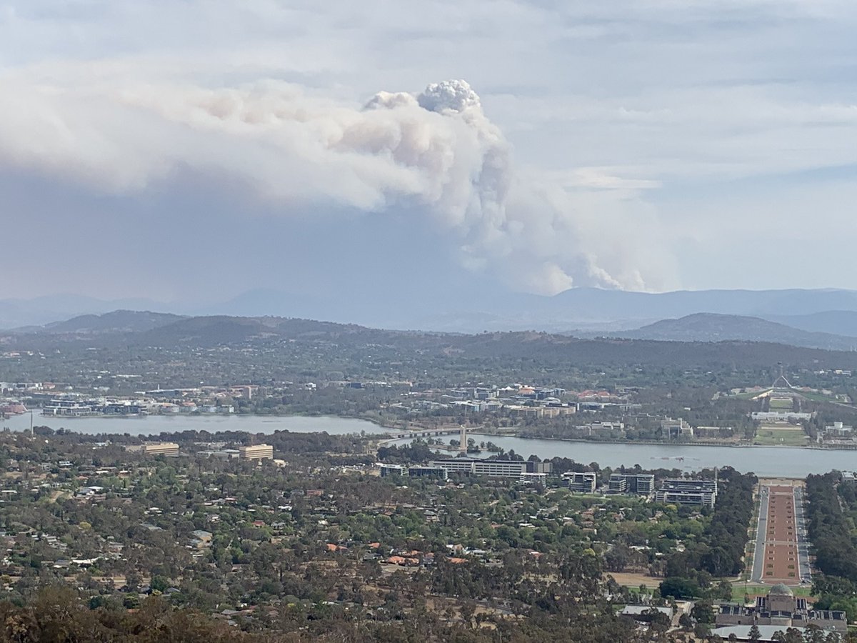 CapWorkplace's tweet photo. The #orroralvalleyfire from #mountainslie https://t.co/Qhf0JY9bVE