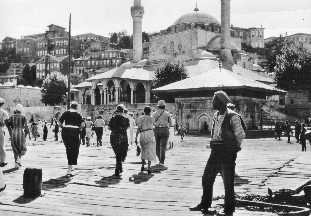 hayalleme's tweet photo. Üsküdar (1935?)
#istanbul #üsküdar https://t.co/a2LQP8Yf2y