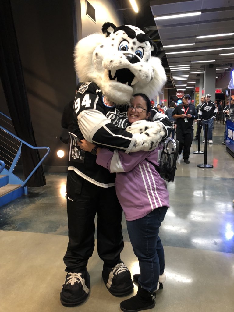 angelnsweet2001's tweet photo. @KingstonReign  love our Kingston!!  Thank you for taking the time to take picture. 
#caskcrew #reign #AllStarGame https://t.co/hHOaHMhL0D