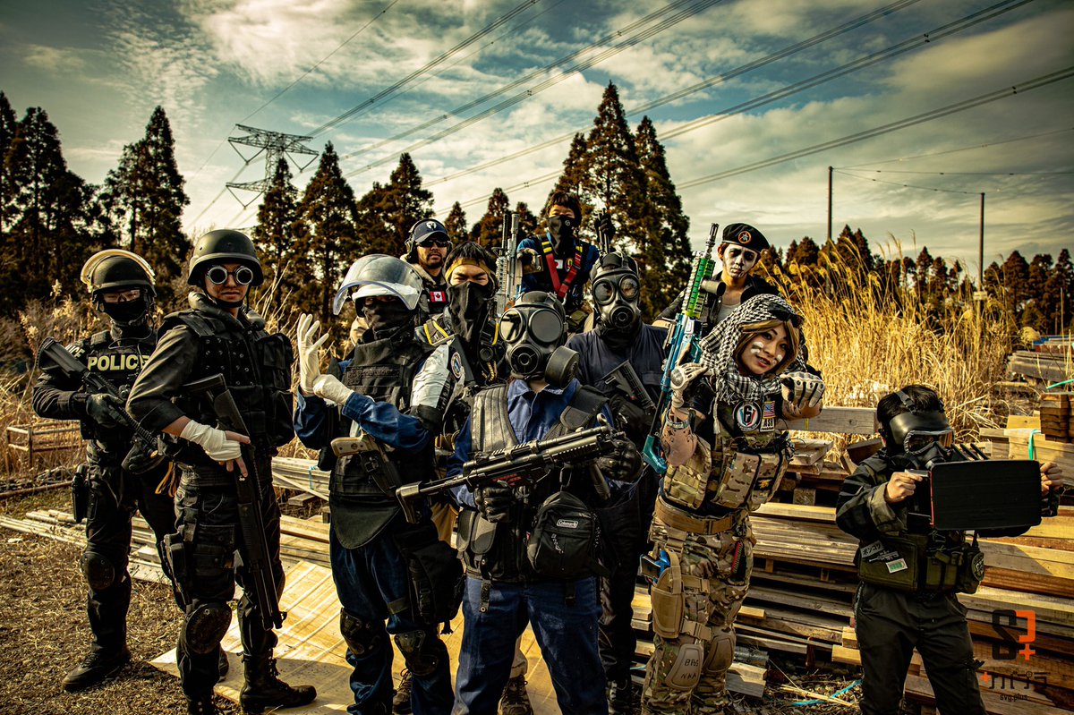 先週のチャリティーサバゲー！！ シージコスの人達と写真撮ったり