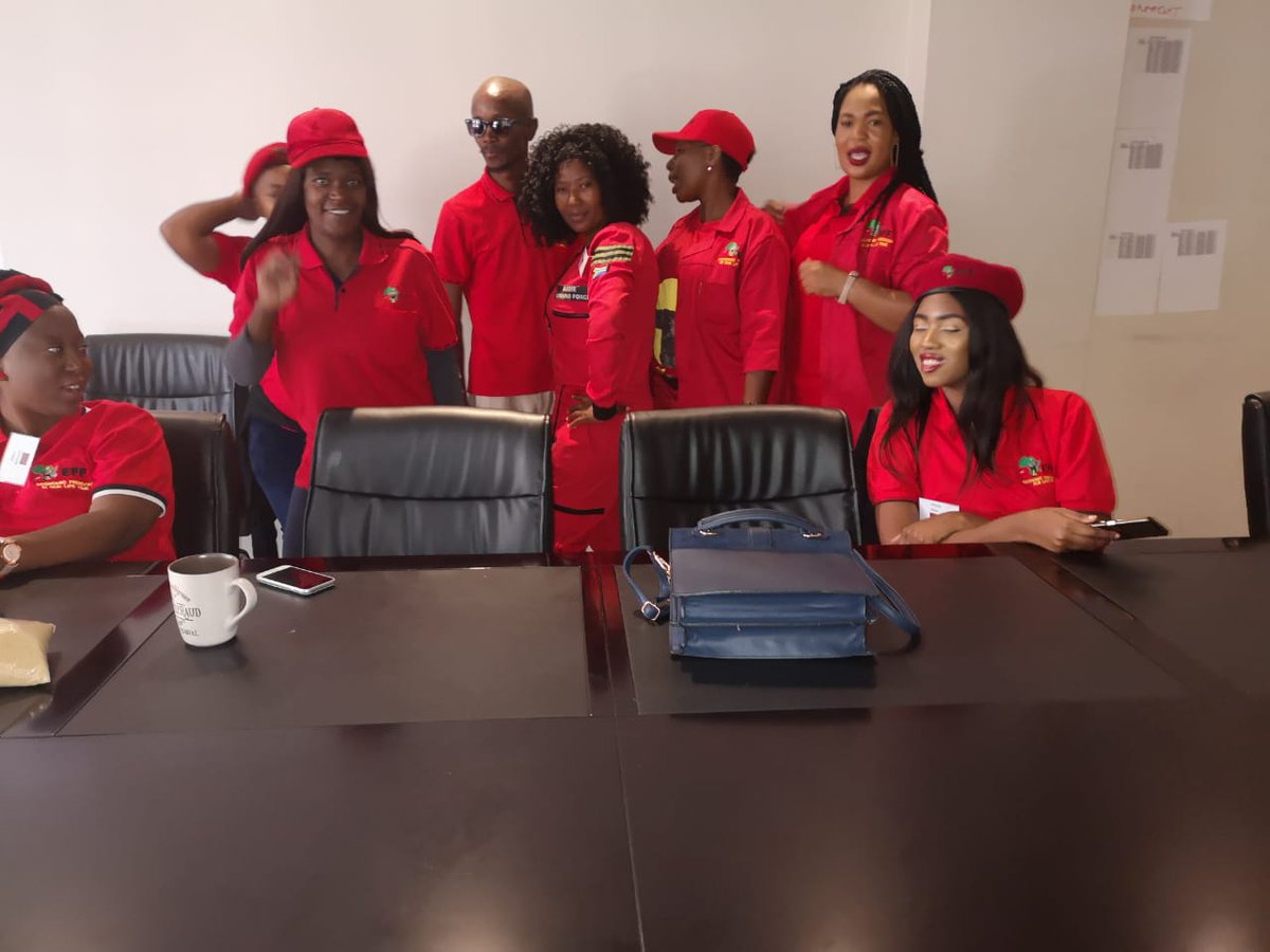 EFFgroundforces's tweet photo. We mourn the loss of a hard working ground force fighter Andile Masqonde Cima from ward51, he was part of the pressure team deployed in Gauteng provincial offices during the eve of 2019 elections. We send our deepest condolences to his family and fighters at large #LalaFighter. https://t.co/kBENmaEu7Y