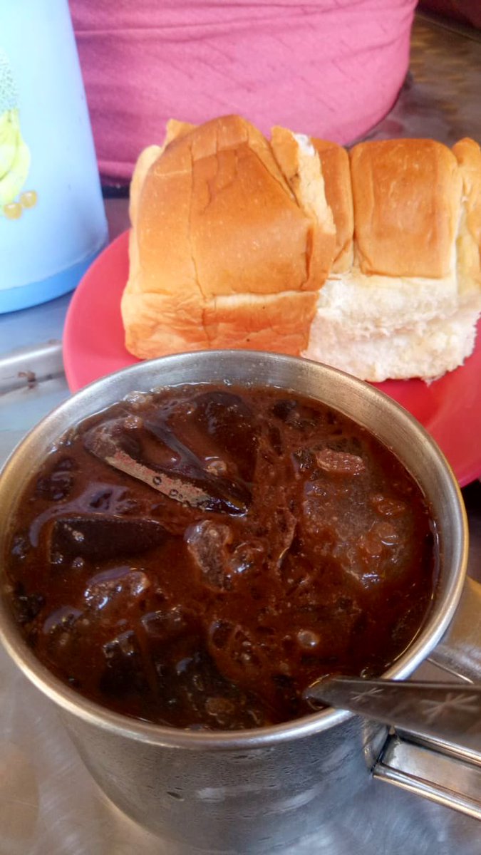 briand_fergie's tweet photo. “Masbri sering ke Surabaya kan? Biasanya makan ke mana aja?” 

Nah karena saya sering mampir ke Surabaya, jadi ada beberapa tempat yang sering saya datengin. 

Ini rekomendasi tempat makan dan jajan di Surabaya versi saya. 

#KulinerSurabaya #SurabayaKenyang 

👇🏼👇🏼👇🏼👇🏼👇🏼 https://t.co/Xr2HNpt4AB