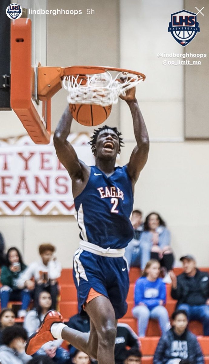 wapio3021's tweet photo. With Rentonβs loss to Foster tonight. The @RealLindberghHS boys team are North Division Champs. Big game Tuesday vs Renton as they continue the goal to be undefeated in league. #LHShoops #wabkbscores https://t.co/BOYQm97bMk