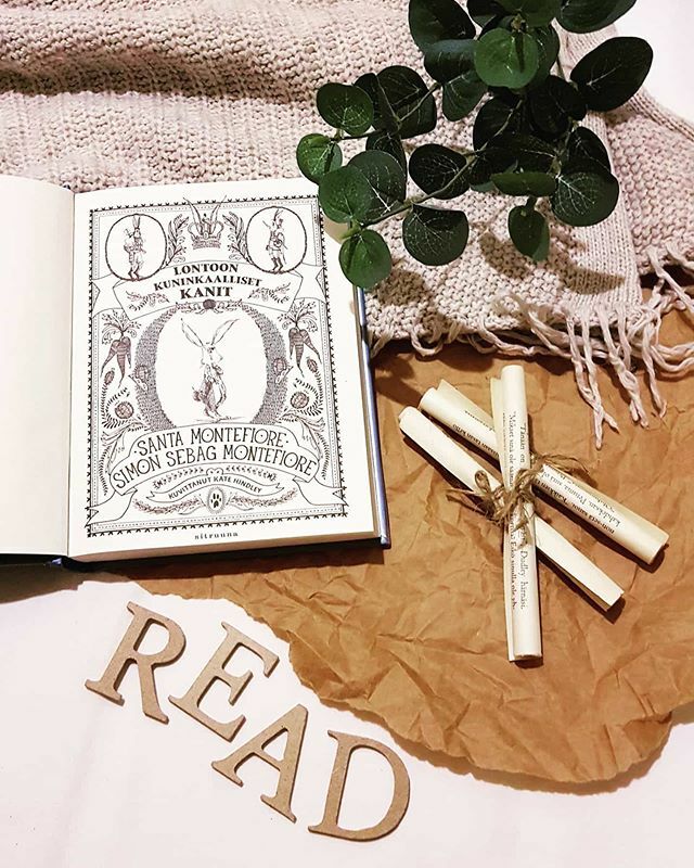NeriumBlack's tweet photo. #luennyt #currentlyreading #santamontefiore #simonsebagmontefiore #lontoonkuninkaallisetkanit #theroyalrabbitsoflondon @sitruunakustannus #luettavana #lukeminen #reading #lukuvinkki #kirjavinkki #kirja #kirjagram #kirjagramsuomi #bookstagram #booksofinst… https://t.co/KzrltilMkJ https://t.co/BjG4vc9in1