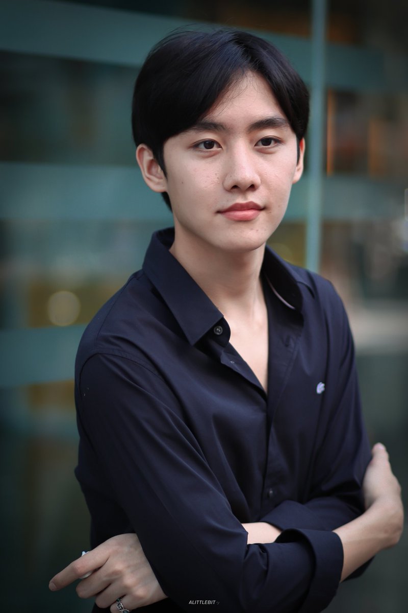 altTLEbt's tweet photo. 24.01.2020, 😊😊😊😊 [78]

กระดุมก็ดูเรียบร้อยดีนะ 
((ในรูปนี้)) 5555555555555

#หัวใจศิวัช
@Mmarksiwat 
#AltbforMSw https://t.co/cPl6UbkRuz