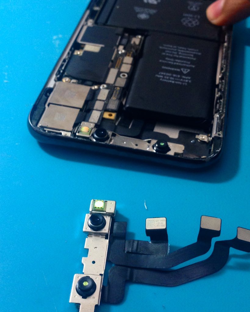 MacBiruni's tweet photo. ✍🏾 Ganti Kamera depan iPhone X 📱
.
.
Professional Service Center for iPad iPhone iMac MacBook in Indonesia 
.
FREE PENGECEKAN UNIT 
GARANSI SERVICE &amp; SPARE PARTS

Jam Operasional &amp; Alamat : 
Senin : 13.00-19.00 WIB
Selasa-sabtu : 10.00-19.00 WIB
Tanggal Merah Liburrrr!!!!! https://t.co/aCXcwYx15I