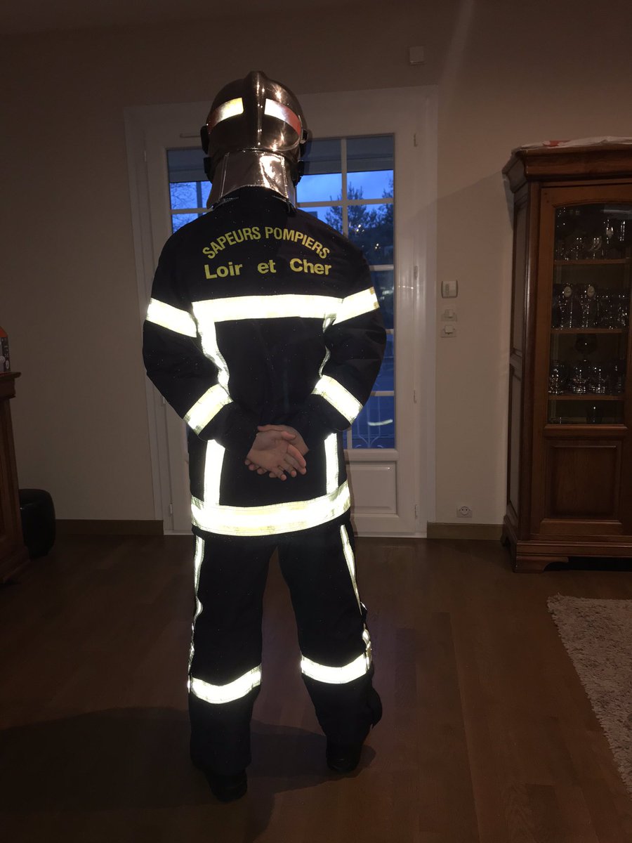 cassier_anthony's tweet photo. Mes tenues de pompier ils ont grrv belle 😍 https://t.co/34CZggFXjQ
