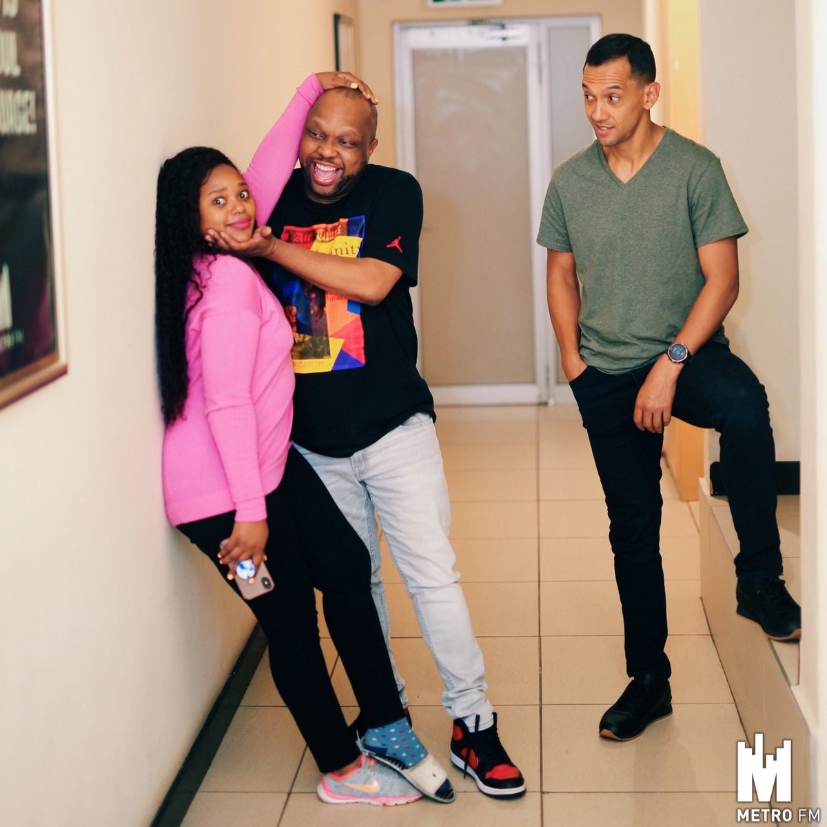 METROFMSA's tweet photo. Whatchu Wearin?
Post a pic of your look for today, tag @metrofmsa & hashtag
#MLFTD
#themorningflava
#wakeupforit
@moflava
@owenhannie
@Pearl_Shongwe https://t.co/7Sg4rGDvXJ