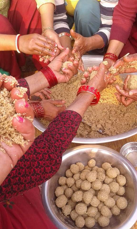 Manisha_mis's tweet image. होइन यो घर हो कि दोहोरी साँझ ..😉
कति गित गाउन सक्या..😜
#latest_update 🙏💕🥀