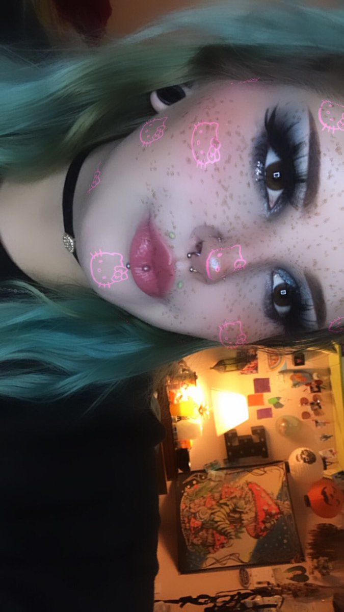 MuaJaneDoe's tweet photo. Literally doing this look until I do it with every color today was blue💙 #conspiracypalette #conspiracypalettelooks #jeffreexshane #makeup #eyeshadow  #eyeshadowlooks #biglashes #eyelinersosharpitcouldcutaman #pastlook #blue #silver  #sparkle #black https://t.co/6vJyXZIpzn