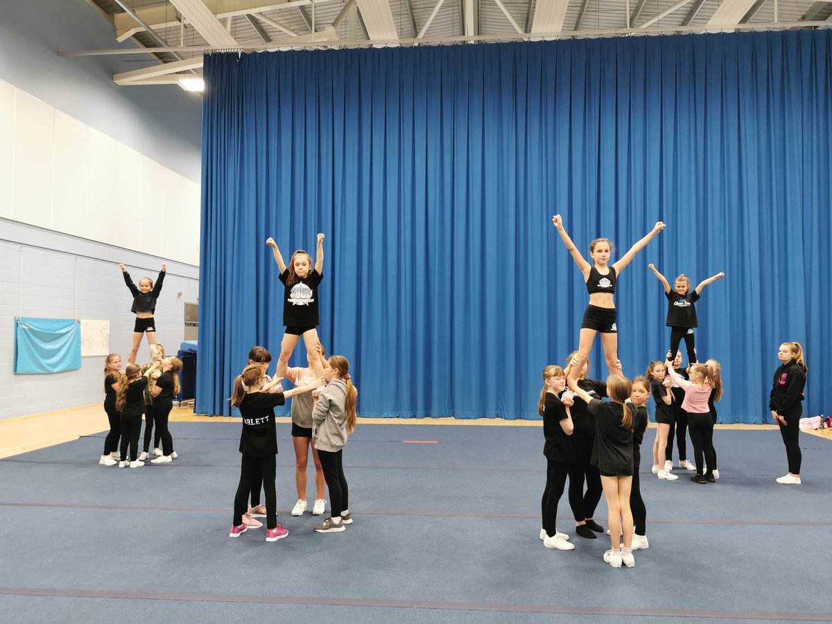 Our Junior A and Recreational Cheerleading classes working together today. Fantastic effort everyone. Well done. #JBCD #cheerleading #Hull