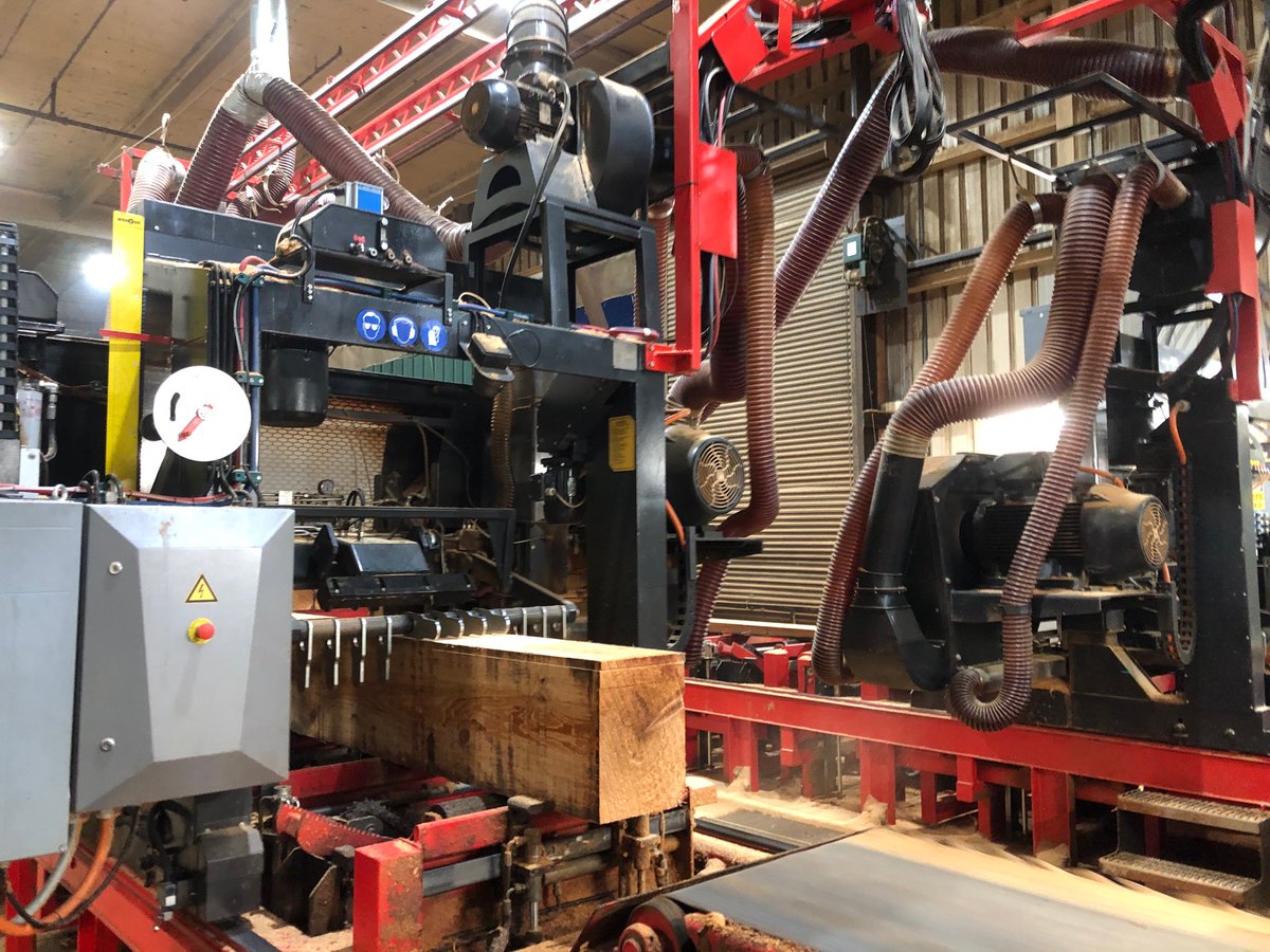 DWravor's tweet photo. TWO WRAVOR WRC 1050 AC HORIZONTAL BAND SAWS RUNNING IN CANADA🇨🇦👍 https://t.co/gDNrzfZhNZ
