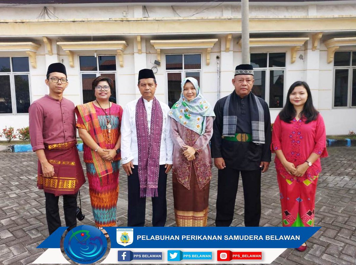PPSBelawan's tweet photo. Hari Selasa lagi nih #SahabatBahari. Kali ini kami menggunakan pakaian adat daerah Batak Toba, Karo, Melayu, Nias, Betawi, Jawa, Bali, dan Sulawesi Utara. Inilah  miniatur dari keberagaman budaya Indonesia. 
#SelasaBerbajuAdat
@kkpgoid  @mzulficar  @InformasiPP @djpt_kkp https://t.co/HJ2JUD9OgJ