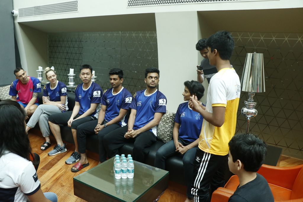Mumbai_Games's tweet photo. 8 Lucky Mumbai Games participants got a chance to Meet &amp; Greet with the Star players of @7acespune

It was an inspiring and informative session for the participants.

#KhelnaHai #MumbaiGames #badminton #Mumbaikar https://t.co/v0hf1S6X2S