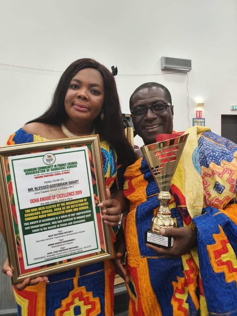 Adom1063fm's tweet photo. Captain Smart honoured in France (Most Outstanding Ghanaian Radio Broadcaster Home and Abroad for 2019. Congratulations @Captainsmartgh. https://t.co/ojxcEpBeGu