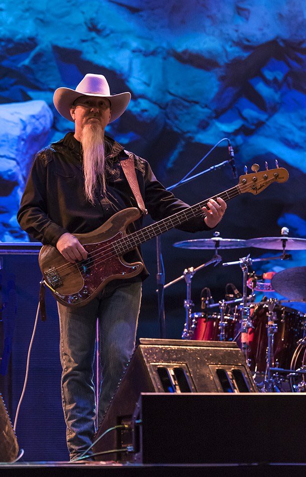 russko28's tweet photo. Wishing a very happy birthday to the most badass bass player around, my good friend @DropkickDave72 Have a great day buddy 🍻😎 https://t.co/e0H92amHYP