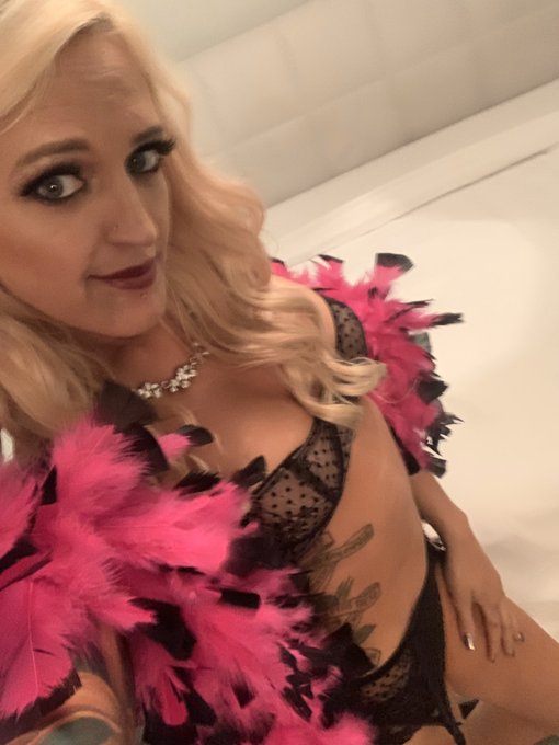 2nd day of photoshoot and went very well super stoked to see the final product https://t.co/VE3BmlmN<a href="/tag/p411"class="tags"><span>#p411</span></a><a href="/tag/preferred411"class="tags"><span>#preferred411</span></a>