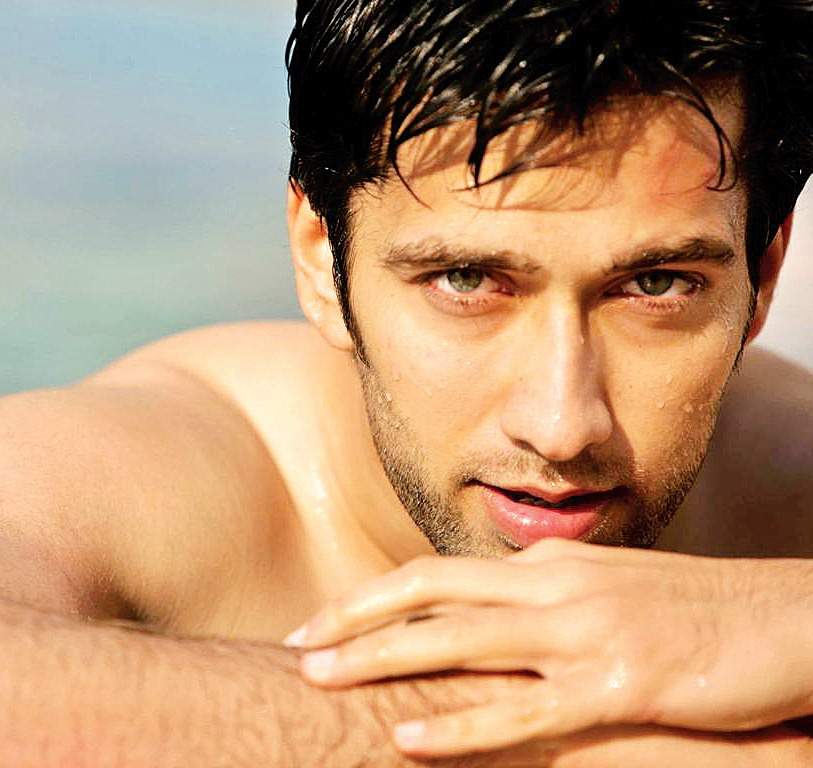 FitnessIndia1's tweet photo. Your body is a reflection of your lifestyle.🙆‍♂️
.@NakuulMehta 
.
.
#NakulMehta #NeverKissYourBestFriend https://t.co/LMhJA6FEXd