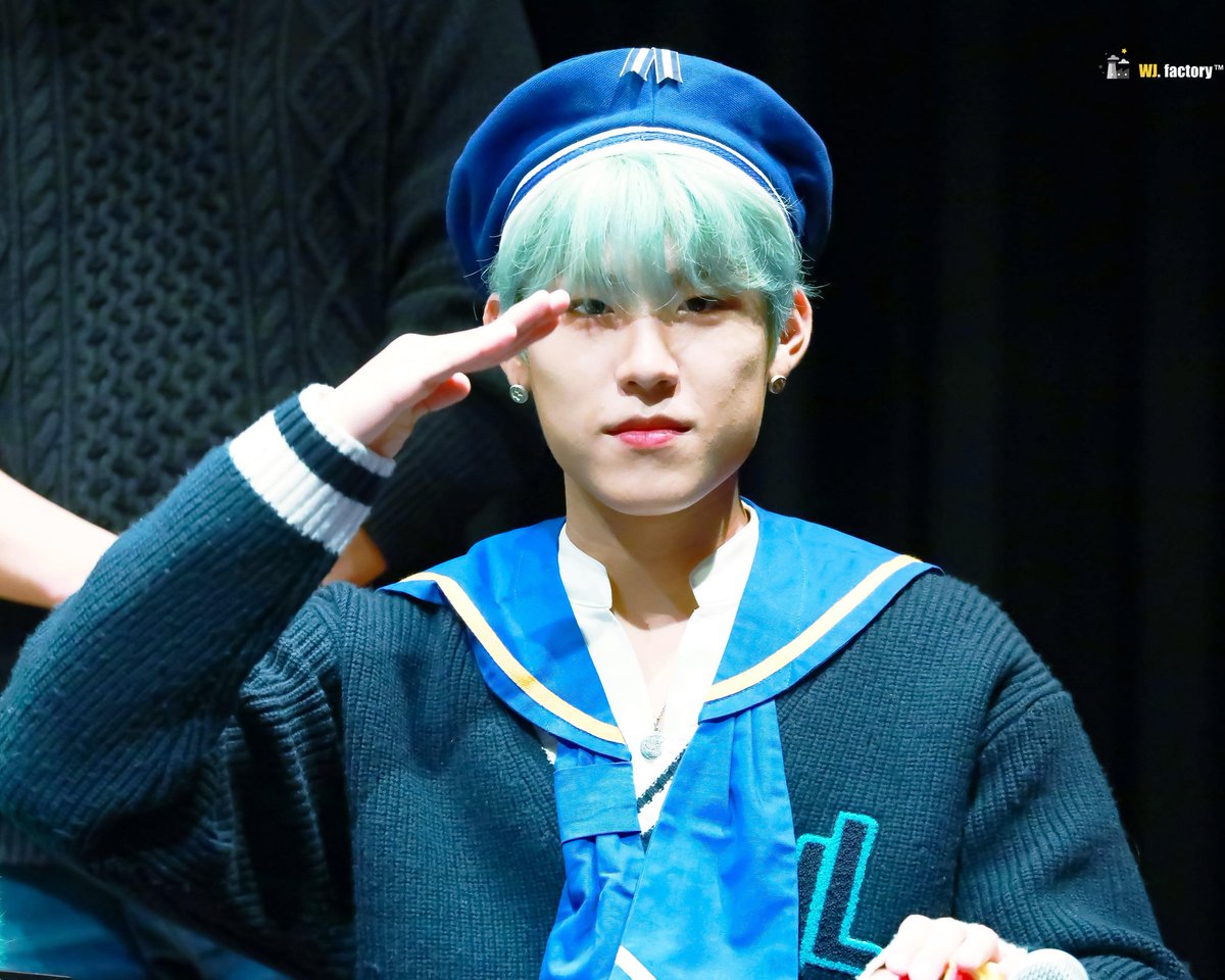 마린룩♡
새해 잘 보내셨나요??

#오구진 #박우진 #박우진인형 #AB6IX