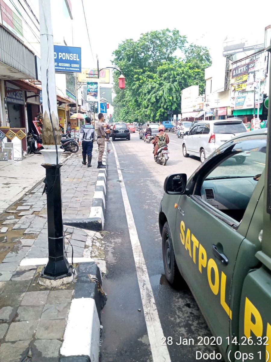 Patroli gabungan bersama dishub di sepanjang Jln Sudirman
<a href="/ratna_anne/">anne ratna mustika</a> <a href="/DediMulyadi71/">Kang Dedi Mulyadi</a> @BKPSDM_PWK <a href="/DiskominfoPWK/">Diskominfo Purwakarta</a> <a href="/InspPwk/">INSPEKTORAT DAERAH</a>