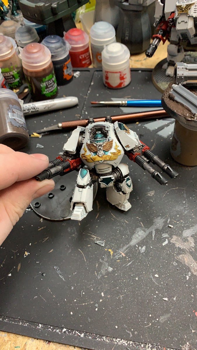 TheOneBenBailey's tweet photo. Cheeky las-dread painted up tonight. All in aid of POSSIBLY finding a ticket for this weekends GT. he’s smaller than the redemptor, so can be sneakier!
#warhammer #warmongers #contemptor #lascannon #warhammer40k #gtheat1 #notlastminute #jadepaladins https://t.co/ZQWAH5i3rQ