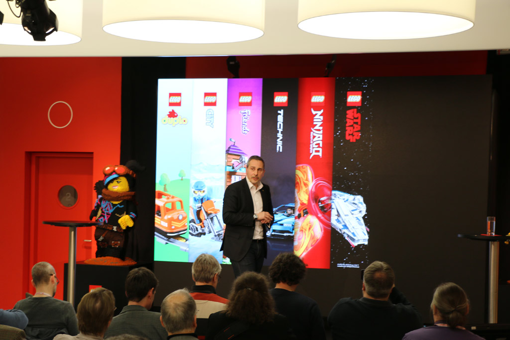 Zusammengebaut's tweet photo. Live-Ticker: #LEGO News #ToyFair 2020 #IntToyFair #Spielwarenmesse https://t.co/AMX10fe2Ek https://t.co/BUtzfwz0Ih
