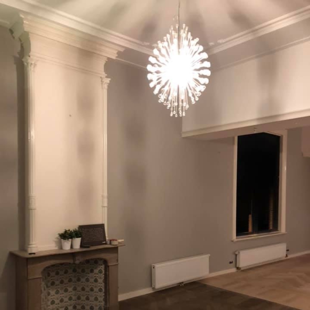 Deze prachtige lampen laten straks hun licht schijnen over al onze vloeren in onze nieuwe showroom. Vanaf 2 februari bent u van harte welkom aan de Hoofdstraat 24 in Hoogeveen.