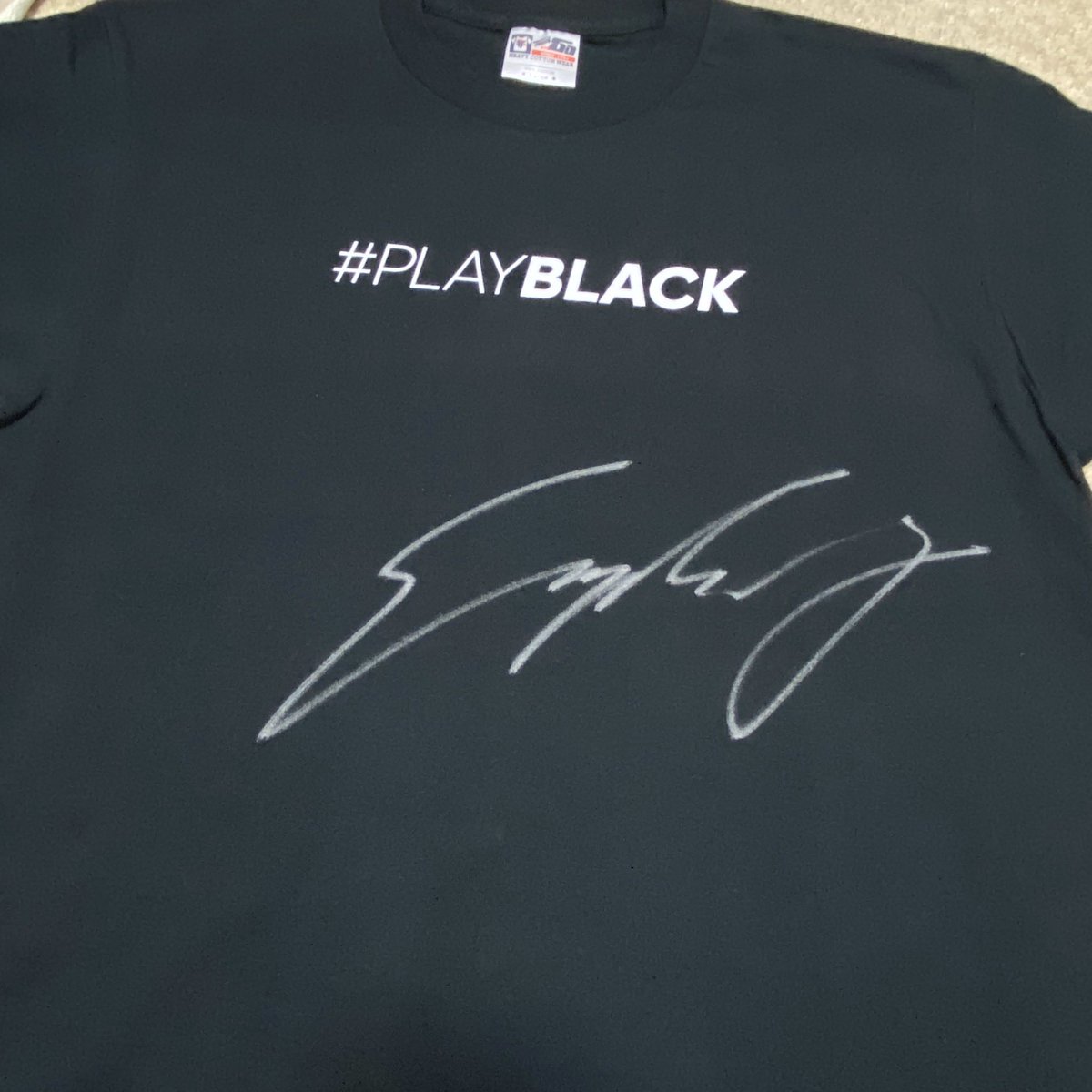 ゆっきー 山本彩サイン入りtシャツ 手元に届くまで いろいろとあったのだけど 笑 やっと私の元へやってきてくれました W 改めてサインしてくれたみたいで めっちゃ大きく書いてくれてる 彩ちゃんありがとう 宝物がまた一つ増えまし