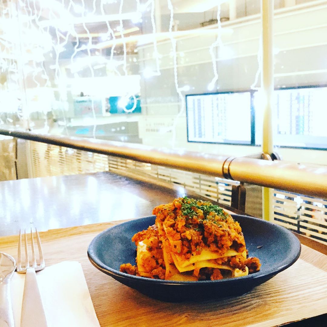 Healthytokyo V Twitter Nicefotoco Healthytokyocafeandshop ヴィーガン ビーガン ヴェジタリアン ヴィーガンカフェ 羽田空港 羽田空港第2ターミナル ヘルシー 薬膳 健康 ヴィーガンラザニア ランチ グルテンフリー サラダ 野菜 抹茶 ビーガン 環境